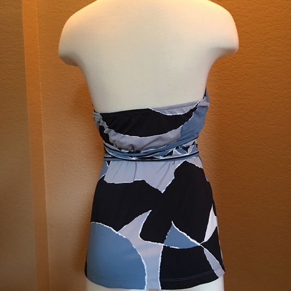 BCBGMAXAZRIA - Geometric Halter Top - Picture 3 of 4